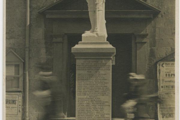 chs01420-1 Town Hall war memorial q 1921.jpg
