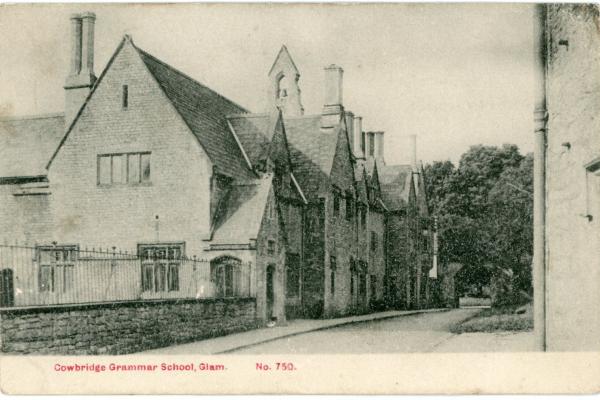 chs09200 Grammar School and South Gate q 1904.jpg