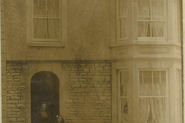 chs09301 x044 Margaret Brown and Verley outside Caxton House.jpg