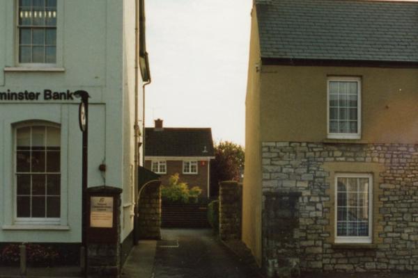 chs09337 x045 4 and 6 Westgate 1994.jpg