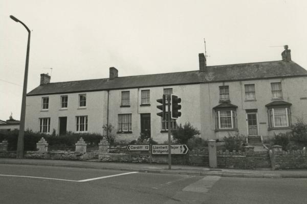 chs09431 x046 Cardiff Road 1981.jpg