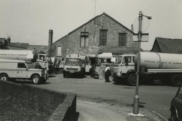 chs09435 x046 Rear of 60 and 62 Easgate 1981.jpg
