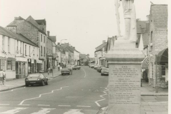 chs09474 x046 War memorial Town Hall 1981.jpg