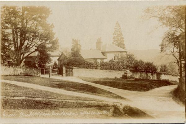 chs09505 The Cross, Llanblethian.jpg