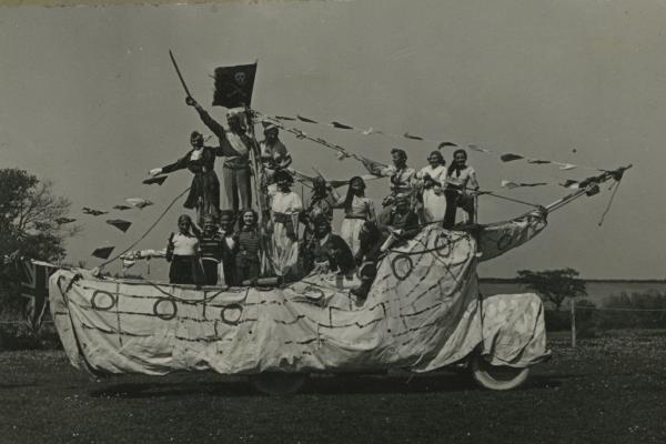 chs09525 Carnival ca 1948.jpg